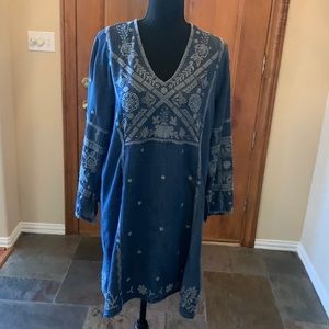 Beautiful embroidered denim blue Johnny Was Workshop dress.